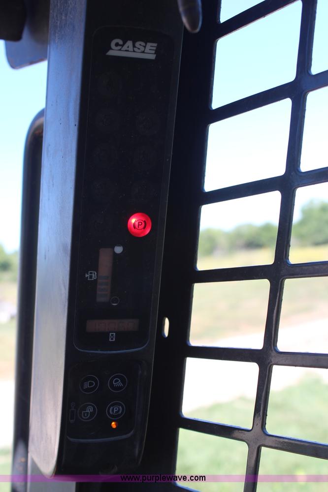 image for item H6683 2005 Case 440 skid steer