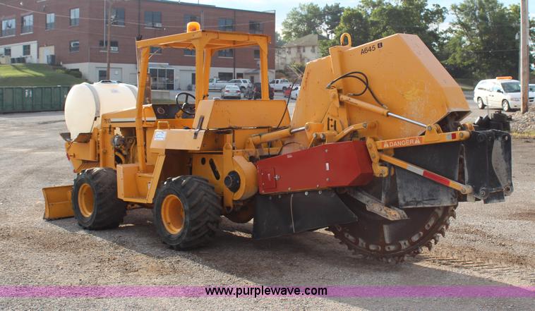 image for item H6688 1996 Ditch Witch 7610DD concrete wheel saw