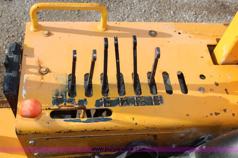 image for item H6688 1996 Ditch Witch 7610DD concrete wheel saw