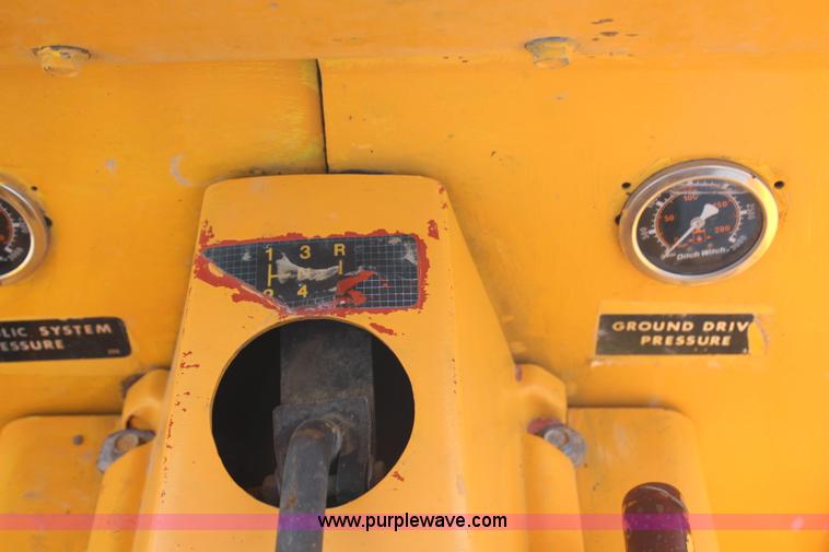 image for item H6688 1996 Ditch Witch 7610DD concrete wheel saw