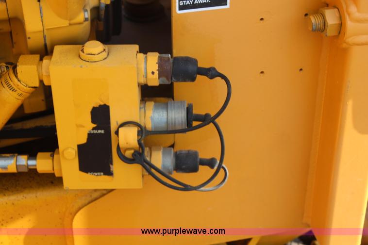 image for item H6688 1996 Ditch Witch 7610DD concrete wheel saw