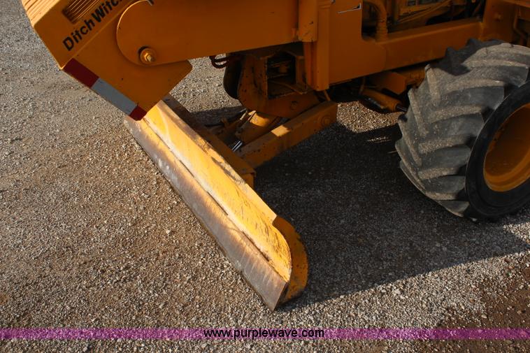 image for item H6688 1996 Ditch Witch 7610DD concrete wheel saw