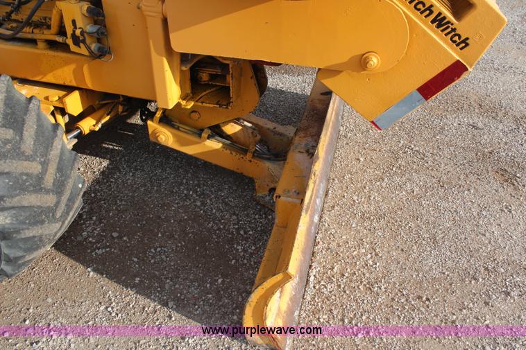 image for item H6688 1996 Ditch Witch 7610DD concrete wheel saw