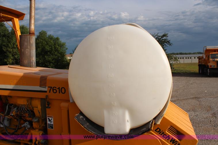 image for item H6688 1996 Ditch Witch 7610DD concrete wheel saw