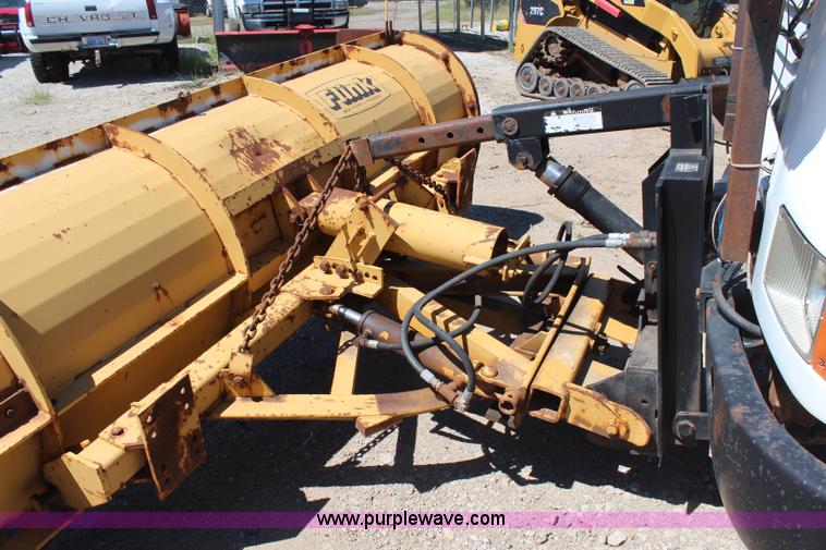 image for item H6999 1992 International 4900 semi truck