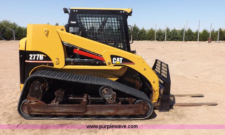 image for item I7604 2005 Caterpillar 277B track skid steer