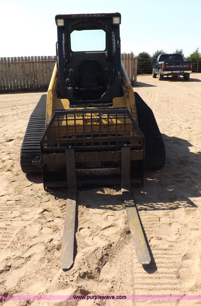 image for item I7604 2005 Caterpillar 277B track skid steer