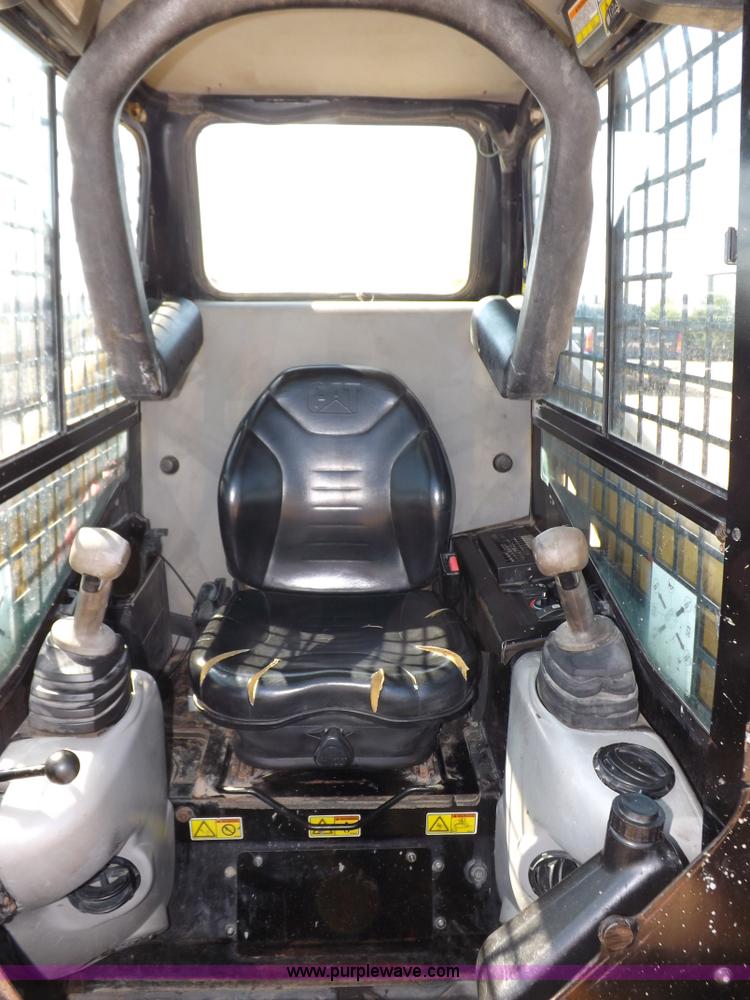 image for item I7604 2005 Caterpillar 277B track skid steer