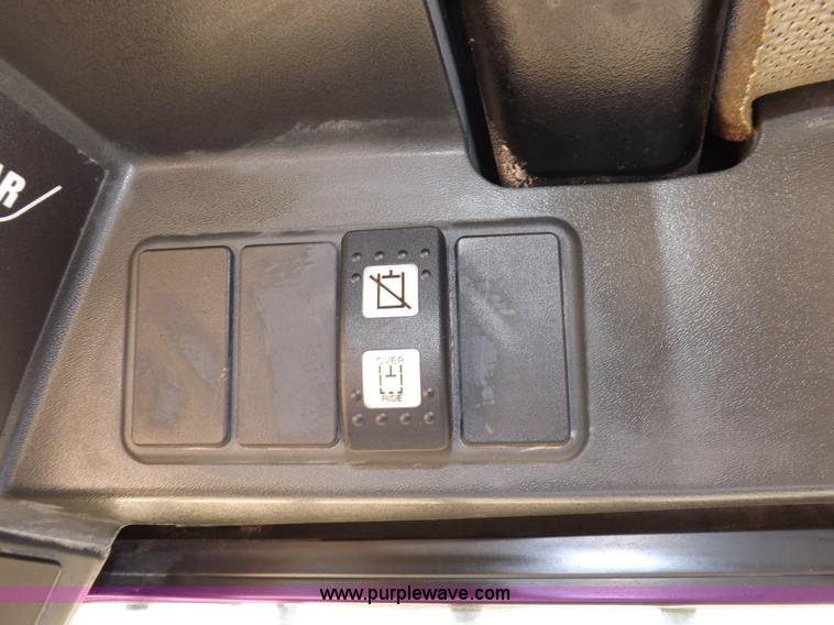 image for item I7604 2005 Caterpillar 277B track skid steer