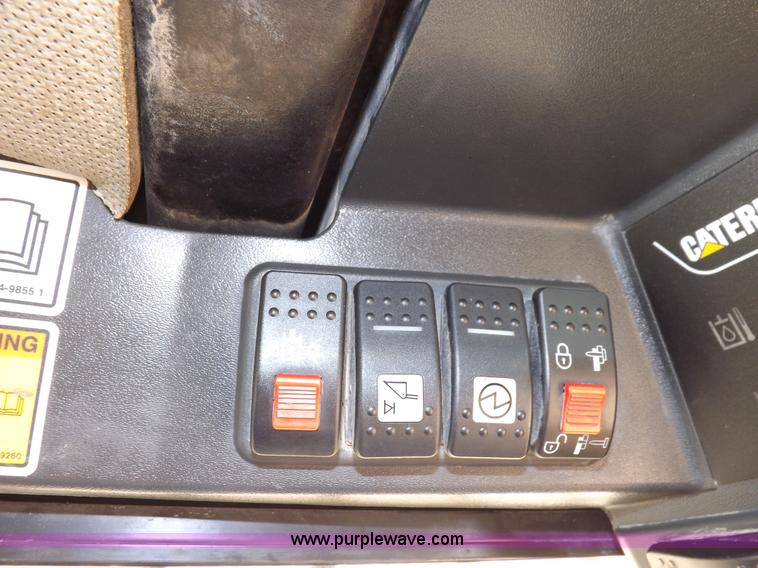 image for item I7604 2005 Caterpillar 277B track skid steer