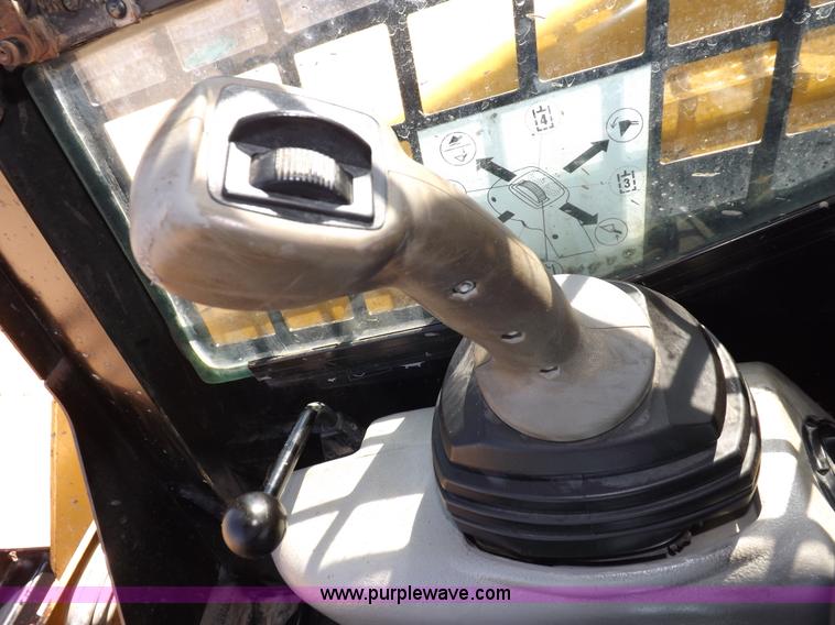 image for item I7604 2005 Caterpillar 277B track skid steer