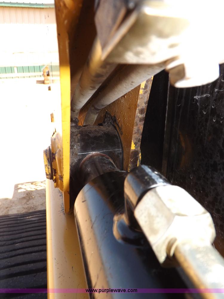 image for item I7604 2005 Caterpillar 277B track skid steer