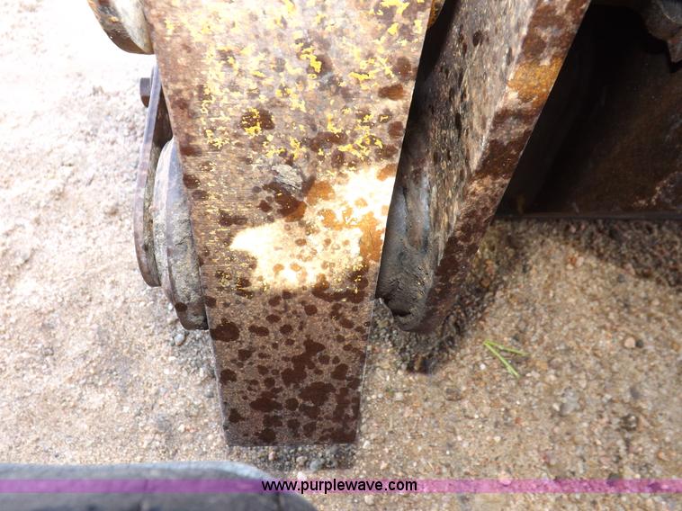 image for item I7604 2005 Caterpillar 277B track skid steer