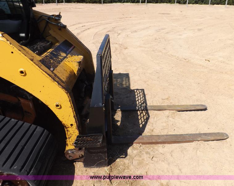 image for item I7604 2005 Caterpillar 277B track skid steer