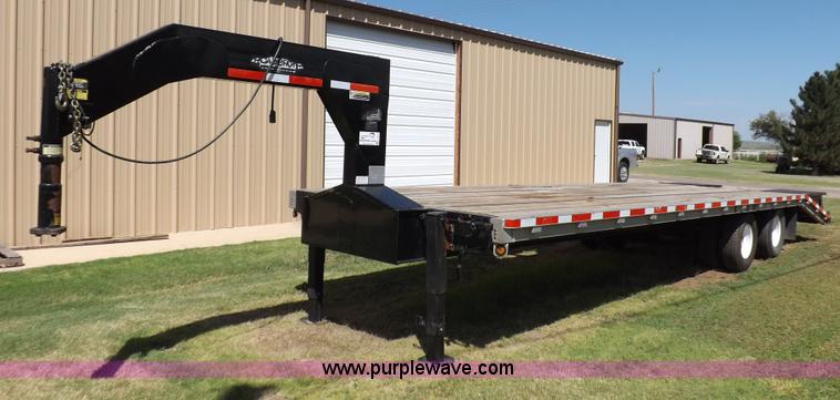 image for item I7617 2003 Wilson 37' gooseneck trailer