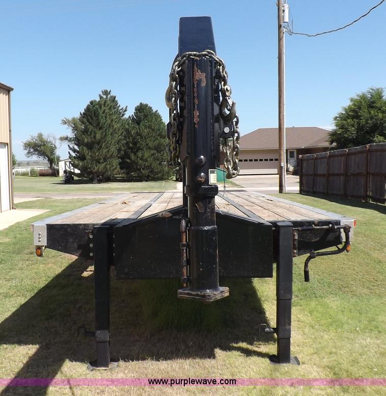 image for item I7617 2003 Wilson 37' gooseneck trailer