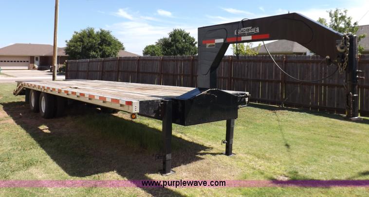 image for item I7617 2003 Wilson 37' gooseneck trailer