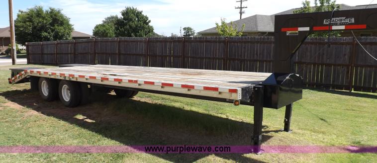 image for item I7617 2003 Wilson 37' gooseneck trailer