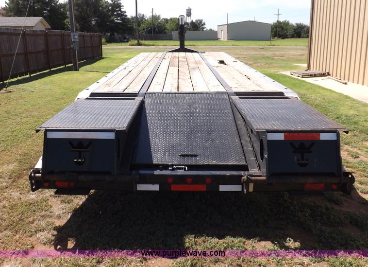 image for item I7617 2003 Wilson 37' gooseneck trailer