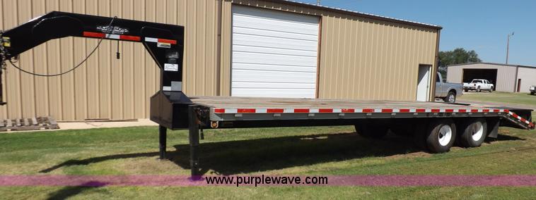 image for item I7617 2003 Wilson 37' gooseneck trailer