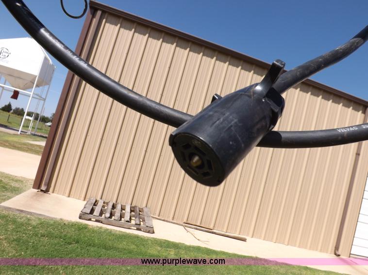 image for item I7617 2003 Wilson 37' gooseneck trailer