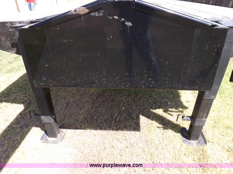 image for item I7617 2003 Wilson 37' gooseneck trailer