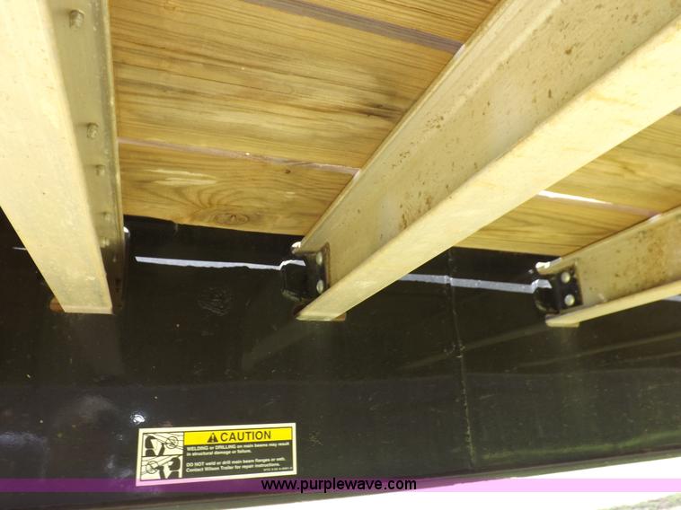 image for item I7617 2003 Wilson 37' gooseneck trailer