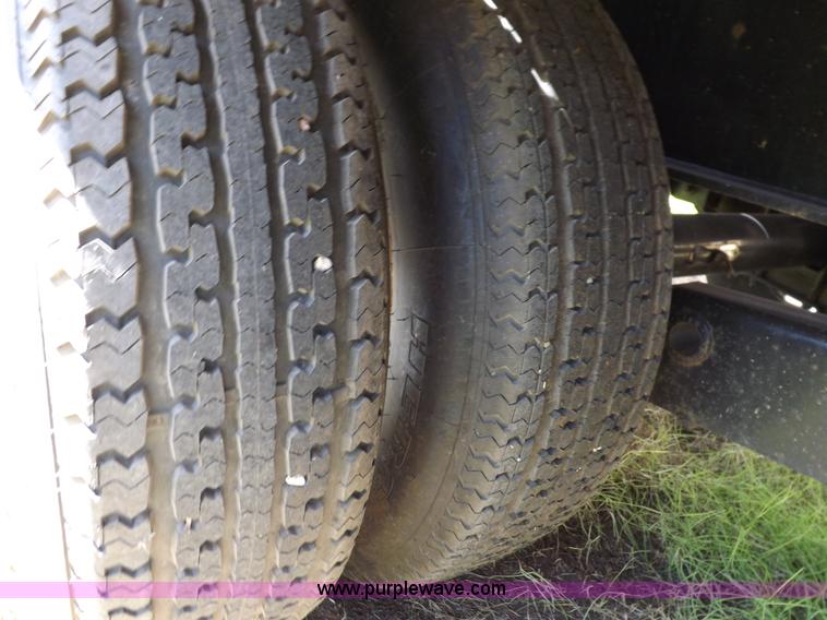 image for item I7617 2003 Wilson 37' gooseneck trailer