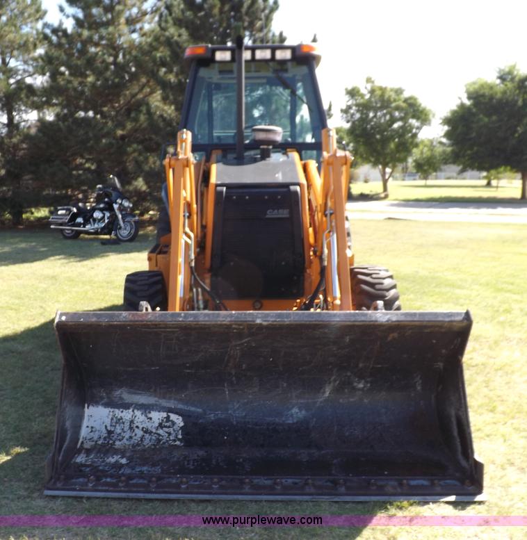 image for item I7618 2003 Case 570M XT landscape loader