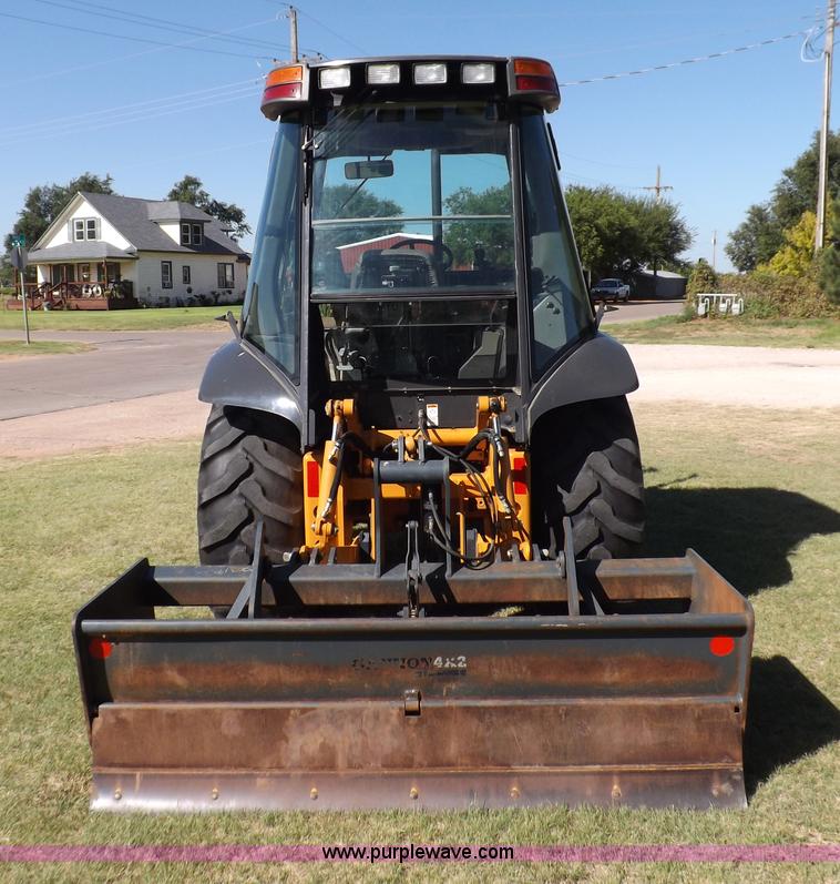 image for item I7618 2003 Case 570M XT landscape loader