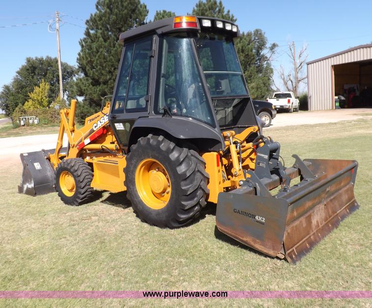 image for item I7618 2003 Case 570M XT landscape loader