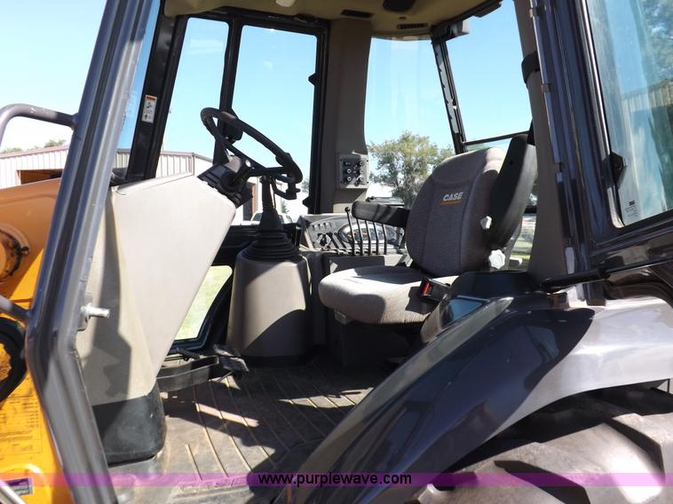 image for item I7618 2003 Case 570M XT landscape loader