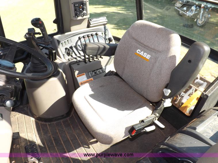 image for item I7618 2003 Case 570M XT landscape loader