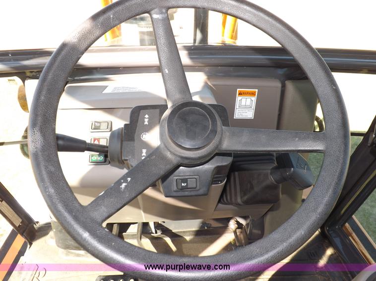 image for item I7618 2003 Case 570M XT landscape loader