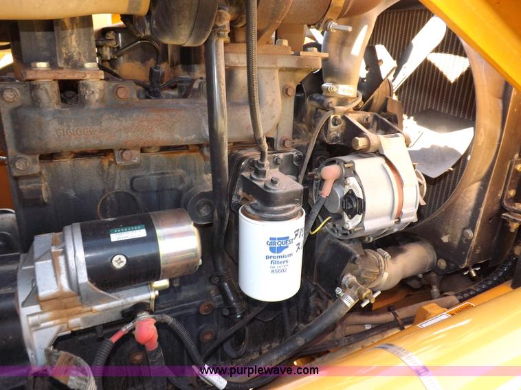 image for item I7618 2003 Case 570M XT landscape loader