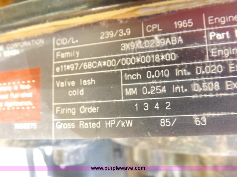 image for item I7618 2003 Case 570M XT landscape loader