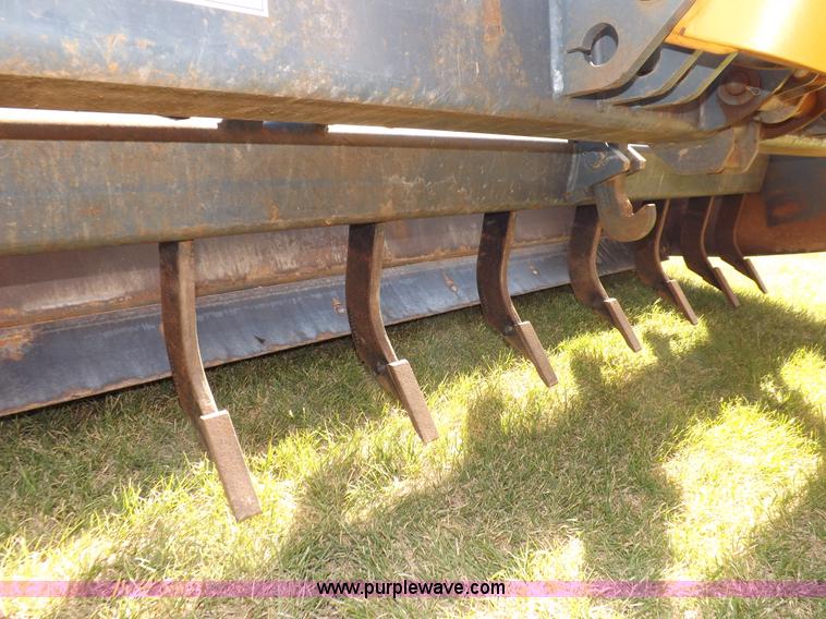 image for item I7618 2003 Case 570M XT landscape loader