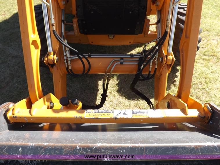 image for item I7618 2003 Case 570M XT landscape loader