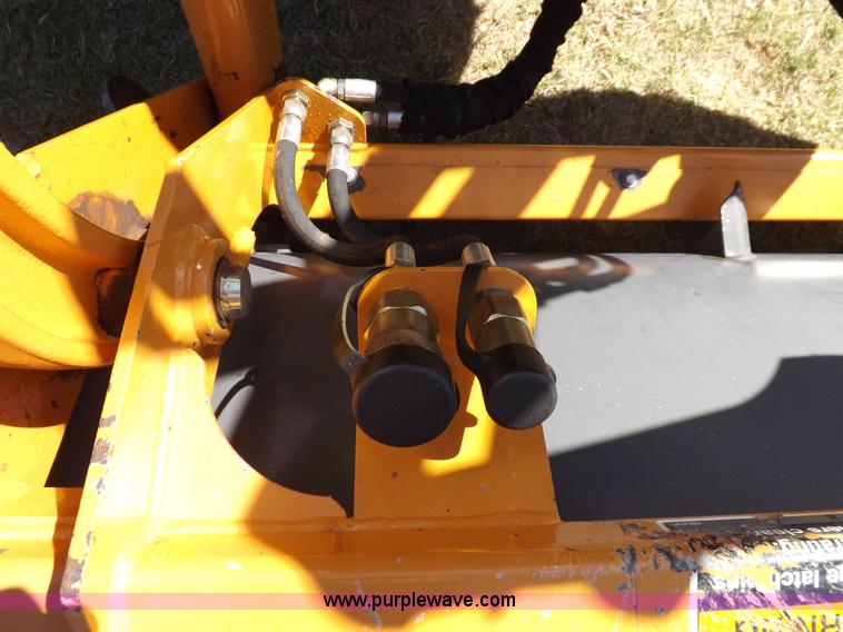 image for item I7618 2003 Case 570M XT landscape loader