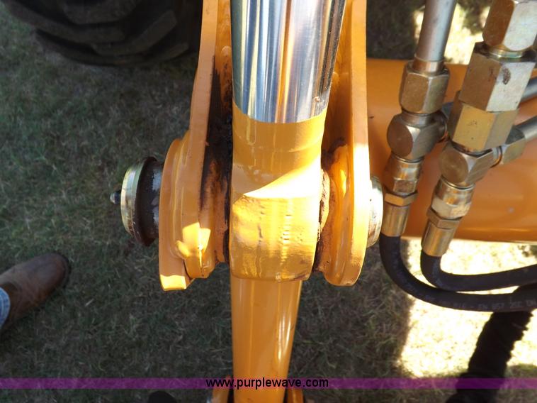 image for item I7618 2003 Case 570M XT landscape loader