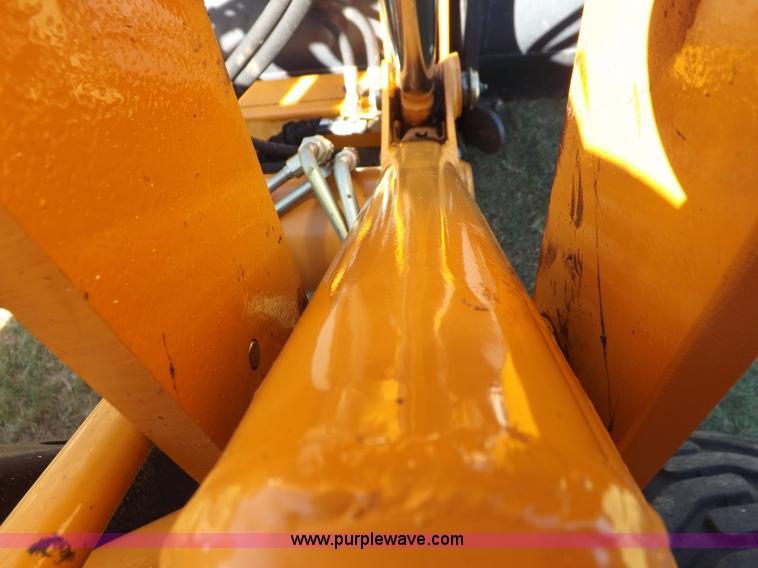 image for item I7618 2003 Case 570M XT landscape loader