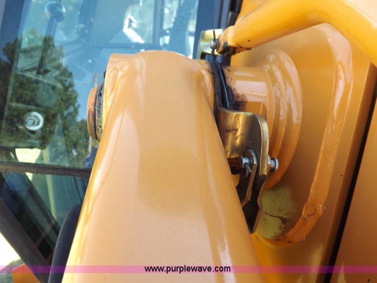 image for item I7618 2003 Case 570M XT landscape loader