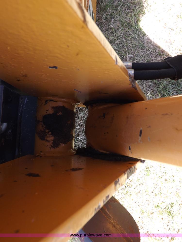 image for item I7618 2003 Case 570M XT landscape loader