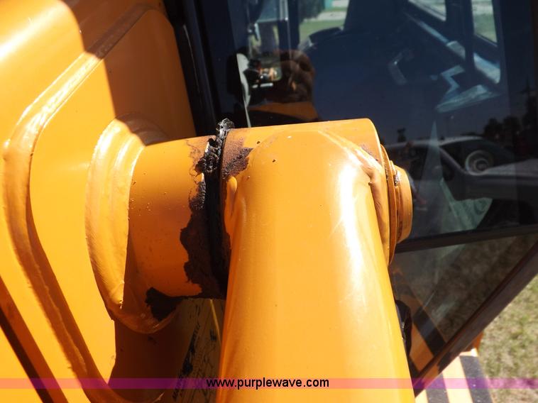 image for item I7618 2003 Case 570M XT landscape loader