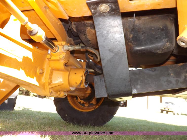 image for item I7618 2003 Case 570M XT landscape loader