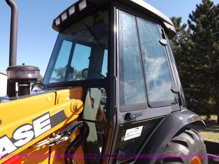 image for item I7618 2003 Case 570M XT landscape loader