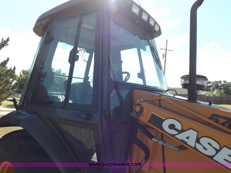 image for item I7618 2003 Case 570M XT landscape loader