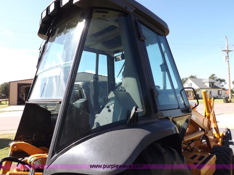 image for item I7618 2003 Case 570M XT landscape loader