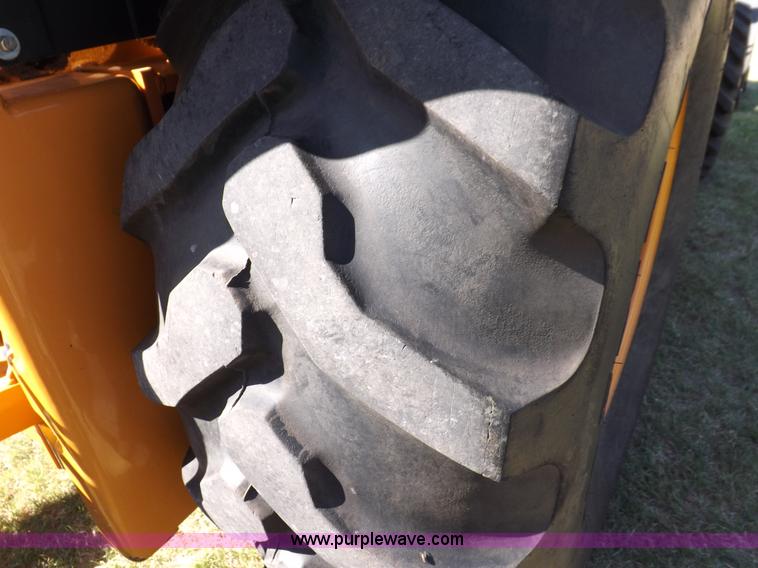 image for item I7618 2003 Case 570M XT landscape loader