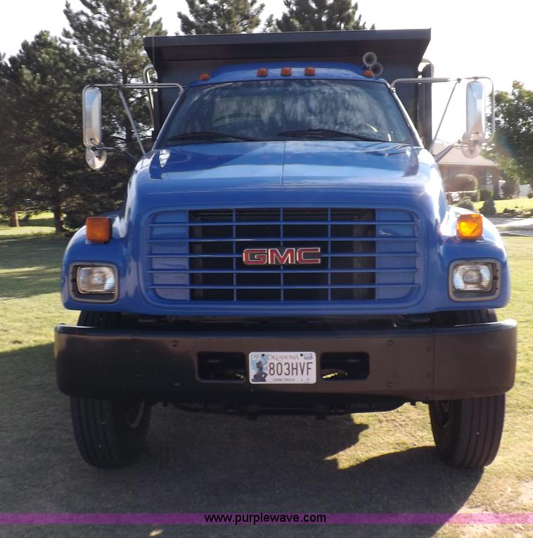 image for item I7620 2002 GMC C7500 dump truck